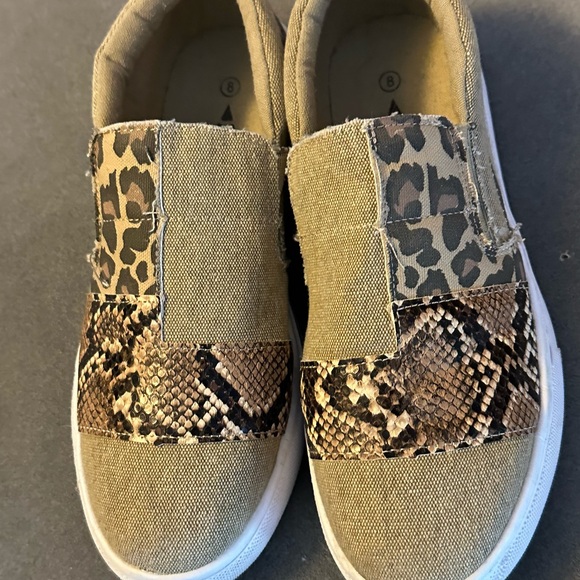 Jolimall Slip on Snake/Leopard Skin Shoes - Picture 2 of 4